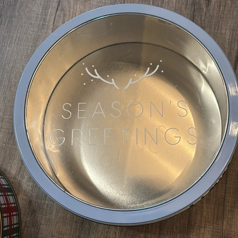 Set of 3 Christmas Holiday Cookie Tins - Baked Goods Gifting‎